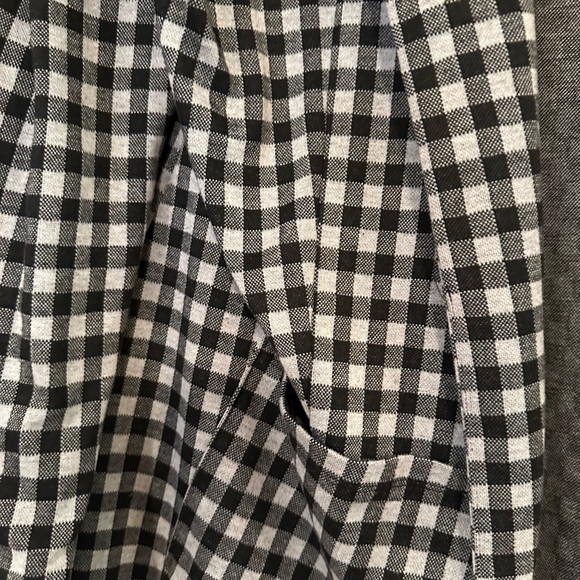 LuLaRoe Gwen Blazer | 2XL | Black & White - Picture 2 of 3